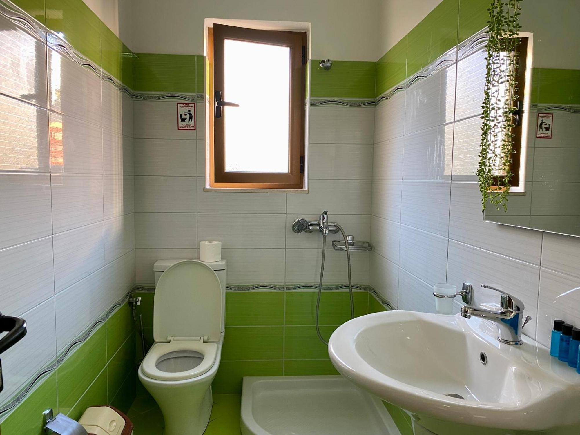 Hotel Metali Sarande Bagian luar foto