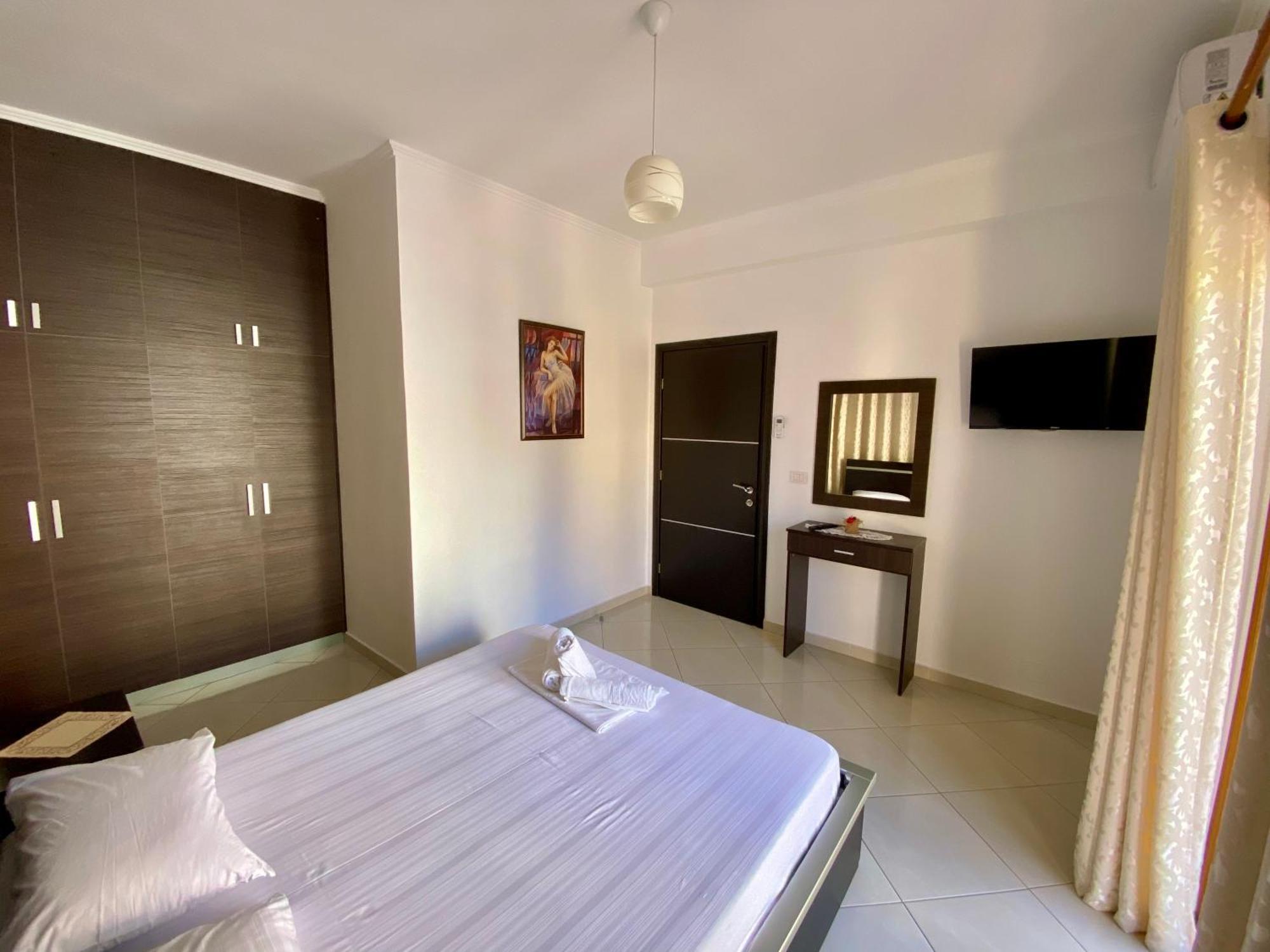 Hotel Metali Sarande Bagian luar foto