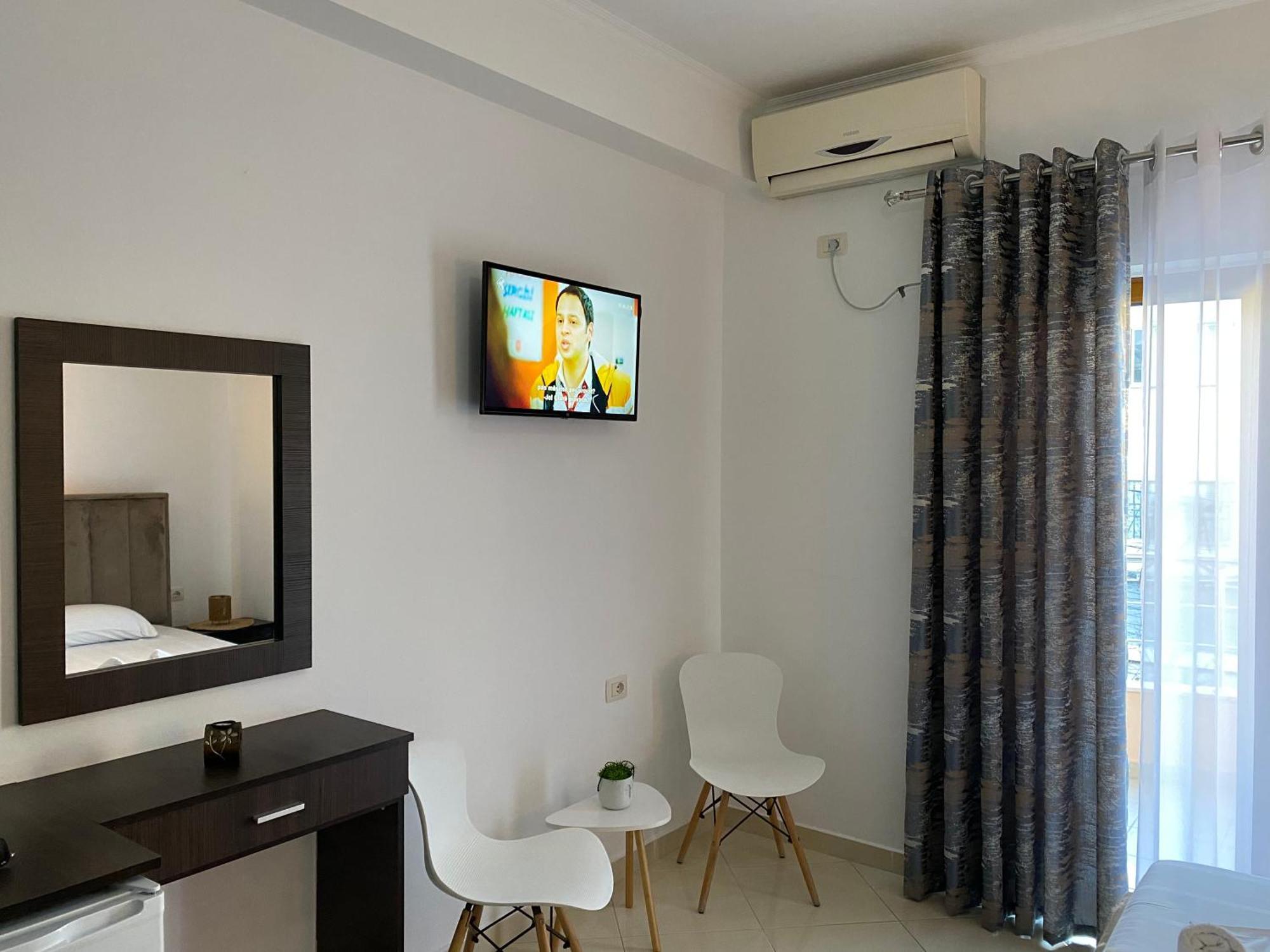 Hotel Metali Sarande Bagian luar foto